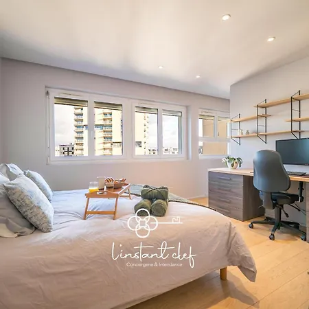 D Exception - Hyper Centre - 3 Suites, Parking & Billard Apartment