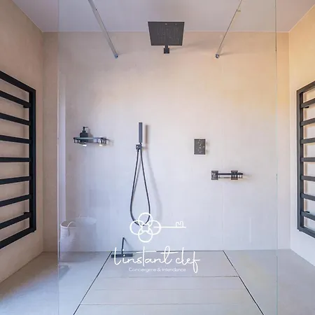 Evasion Centrale Avec Balcon, Ascenseur & Billard *